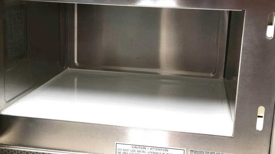 Panasonic NE-21523 Stainless Steel Commercial Microwave Oven - Image 4